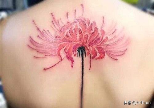 彼岸花纹身（彼岸花纹身胸前是什么意思）