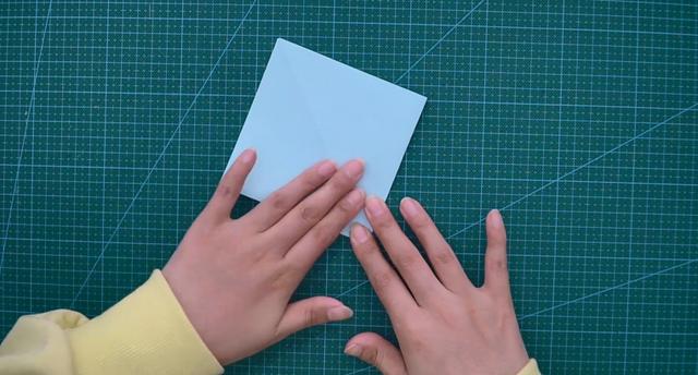 简单手工纸折花大全(简单手工纸折花大全图片)