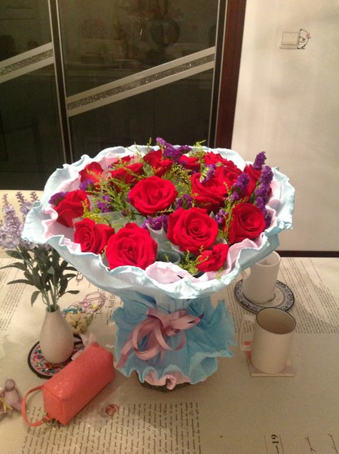 母亲节送玫瑰花送几朵（母亲节送多少朵玫瑰花合适）